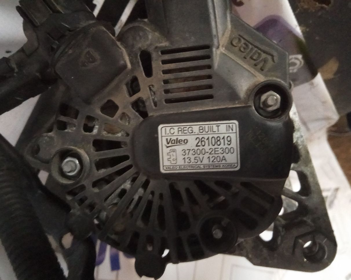 Hyundai () 37300-2E300 (G4NA, G4ND):  
