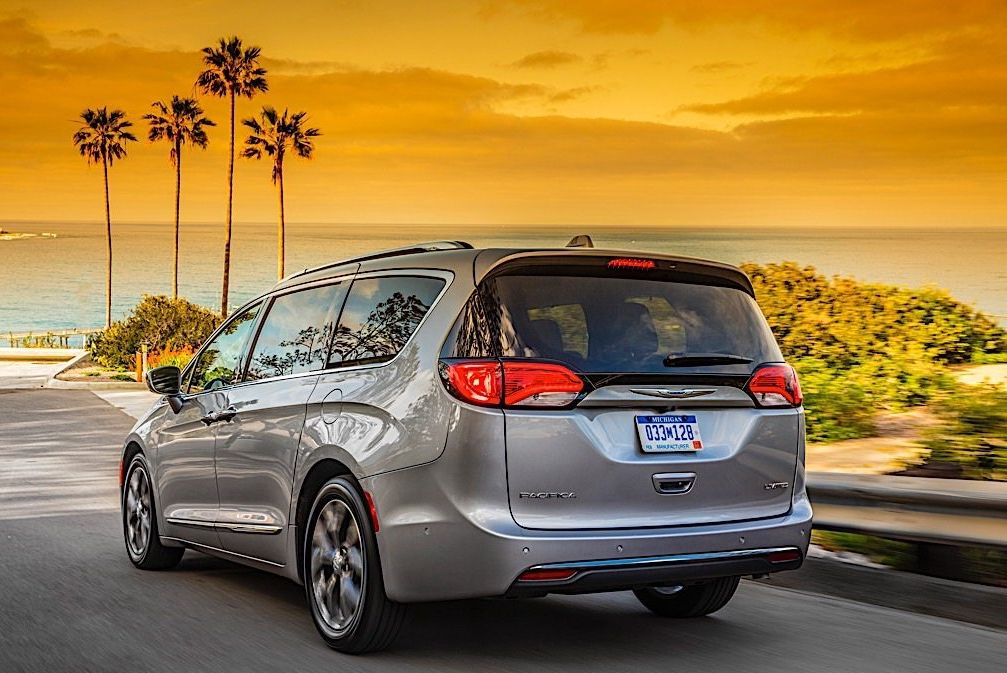 Chrysler () Pacifica II (RU):  