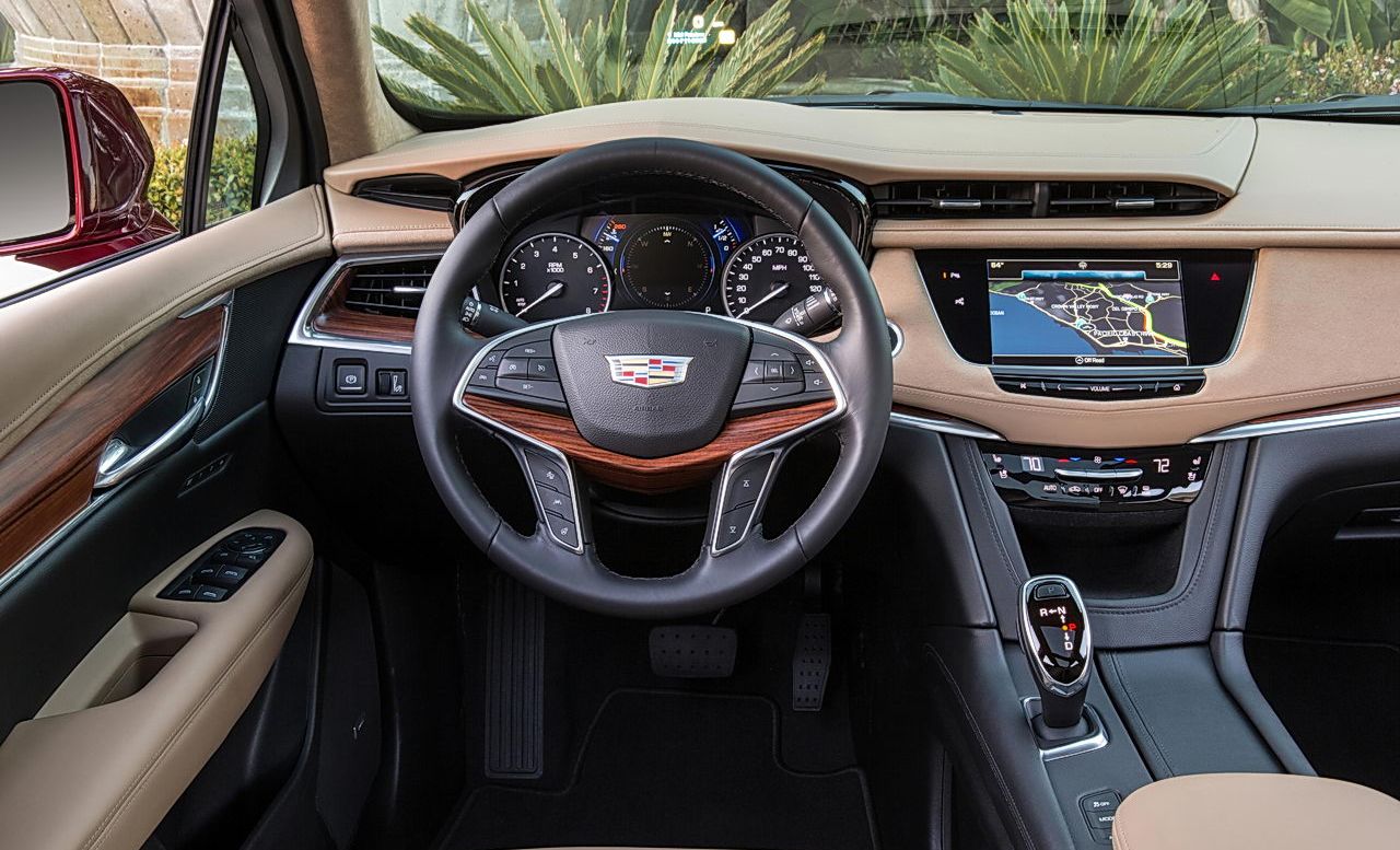 Cadillac () XT5 I:  