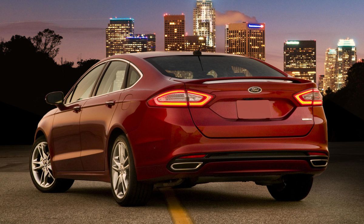 Ford () Mondeo V Sedan:  