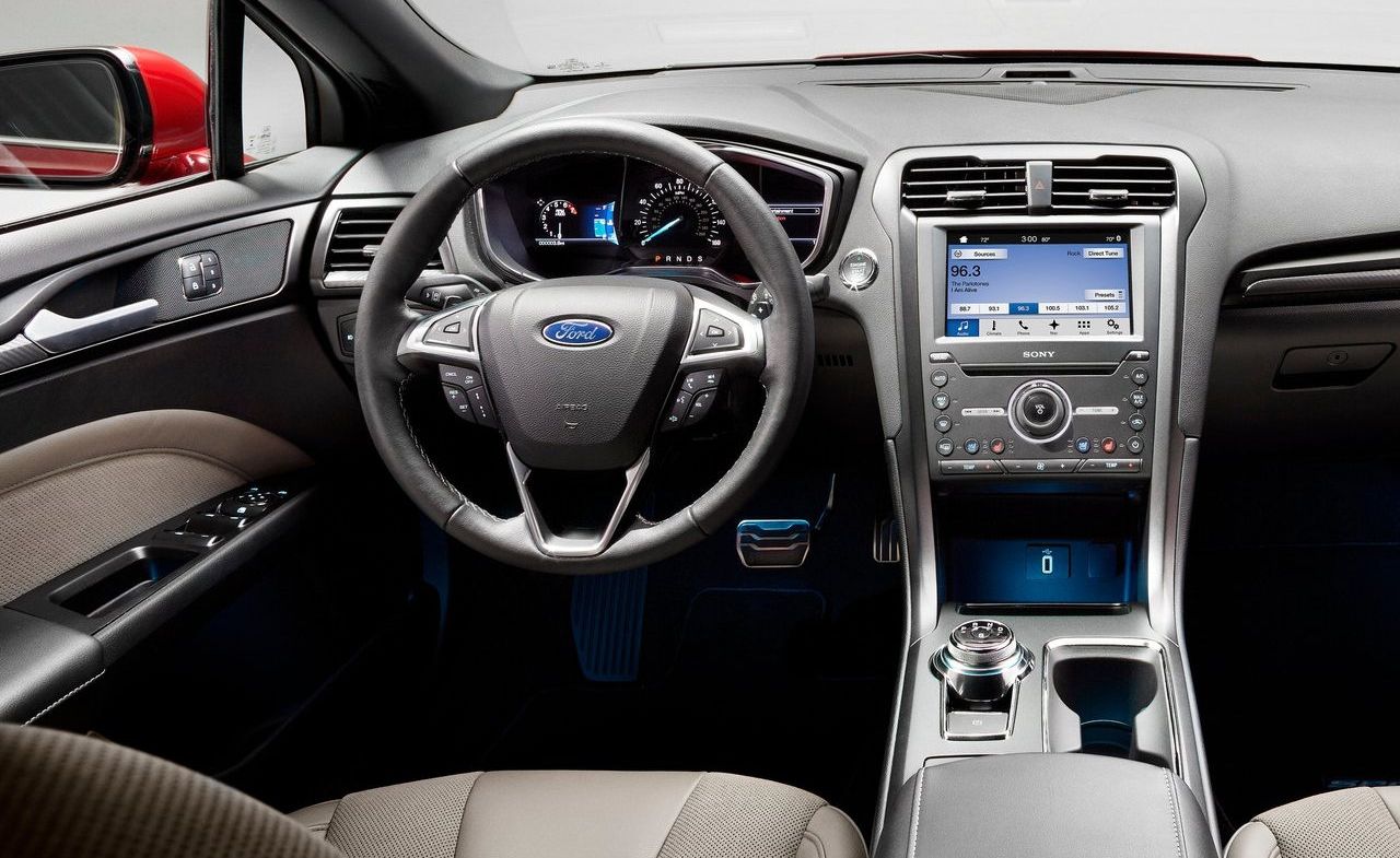 Ford () Mondeo V Sedan:  
