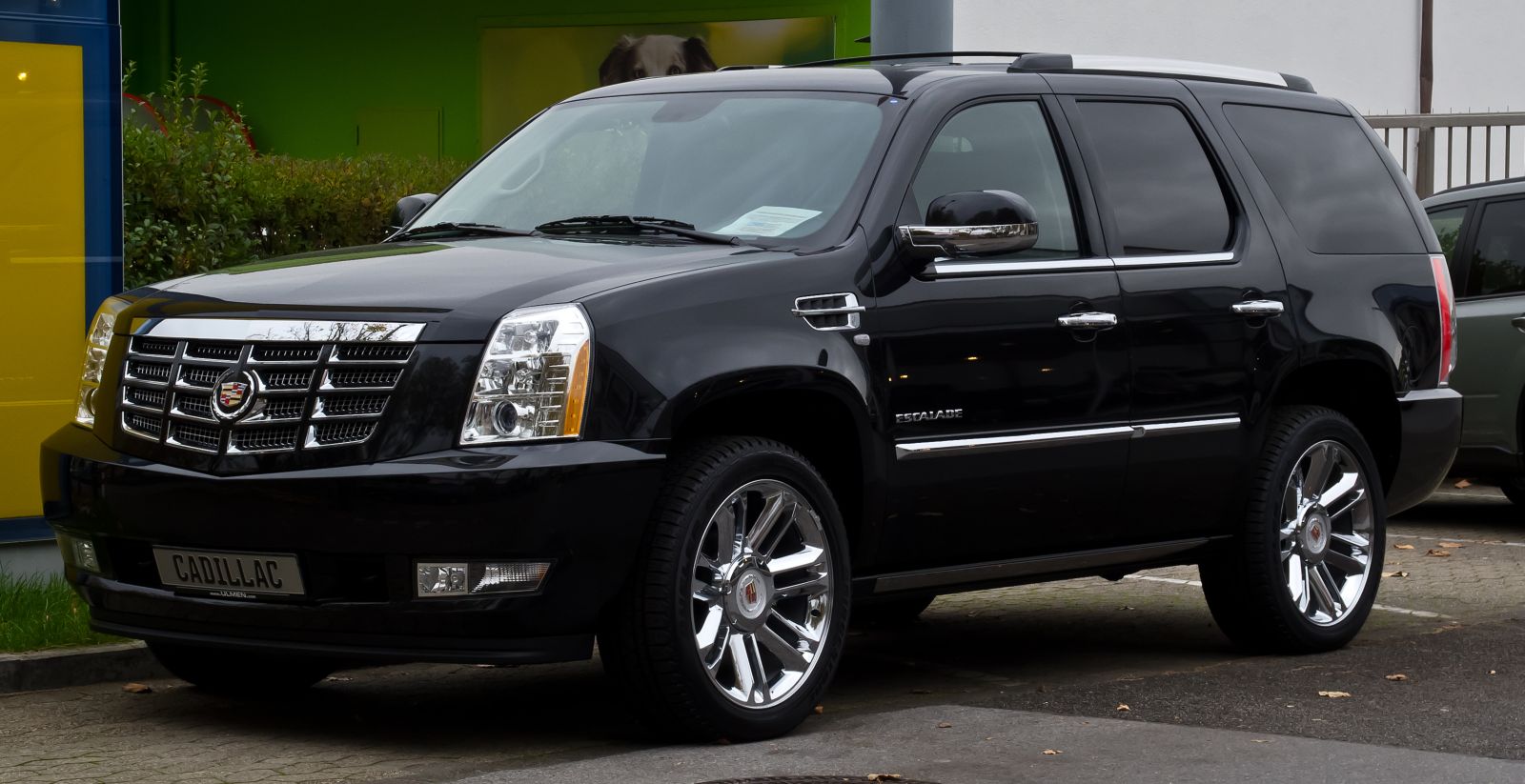 Cadillac () Escalade III (GMT900):  