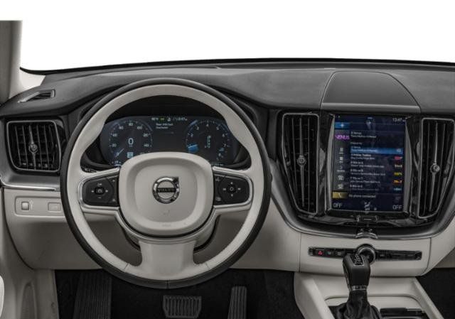 Volvo () XC60 II:  