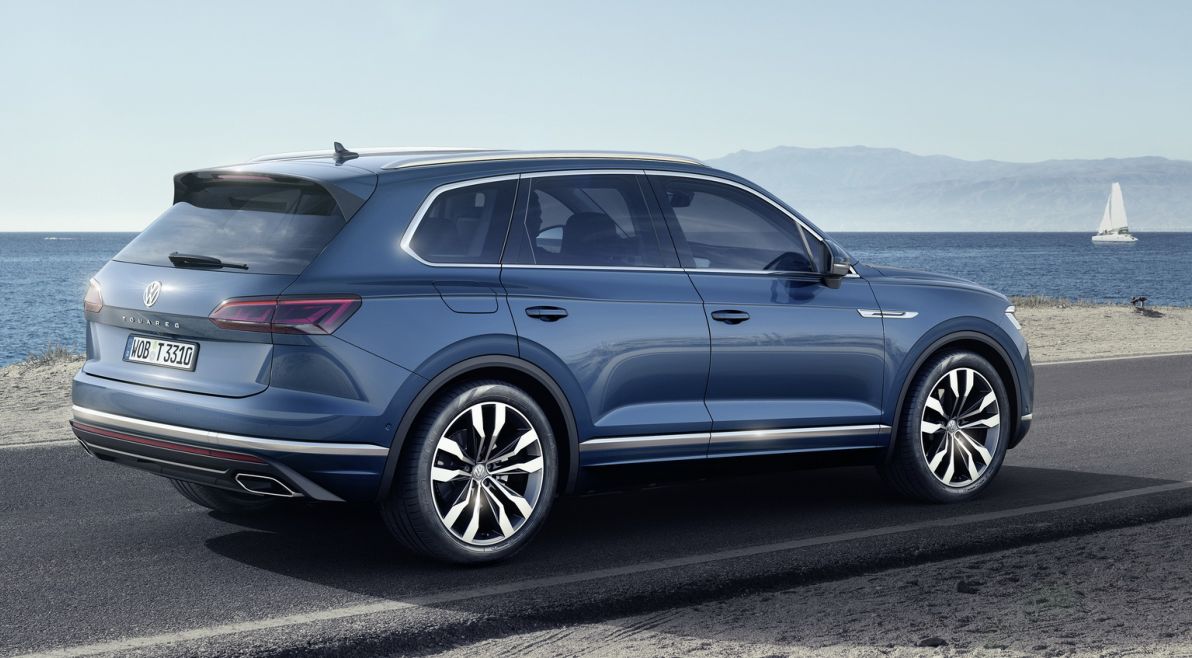 Volkswagen (VW) () Touareg III (CR7):  