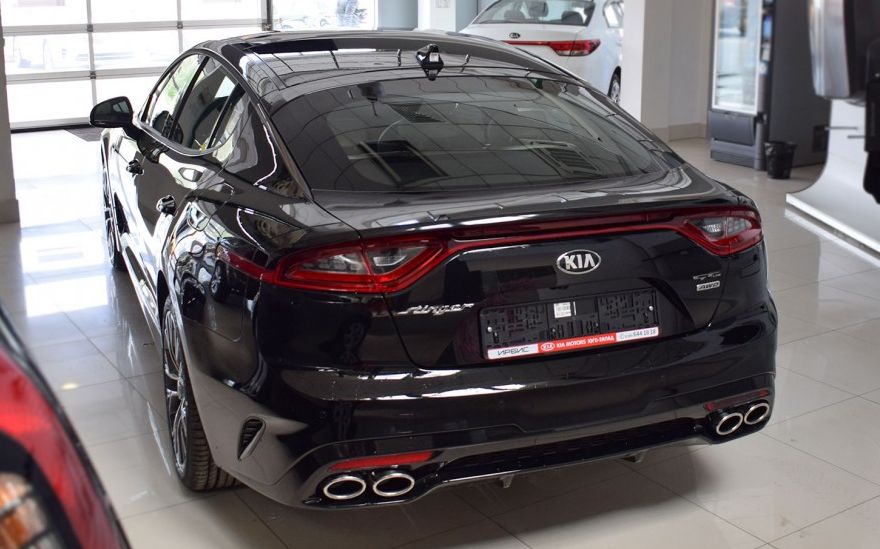 Kia () Stinger I (CK):  