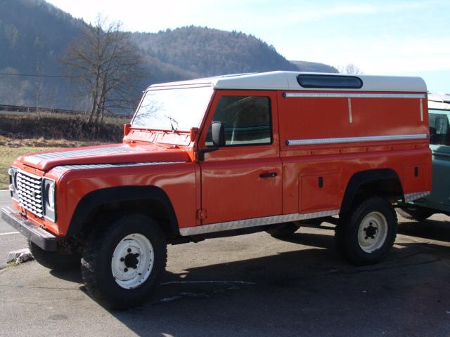 Land Rover ( ) 90 (110):  