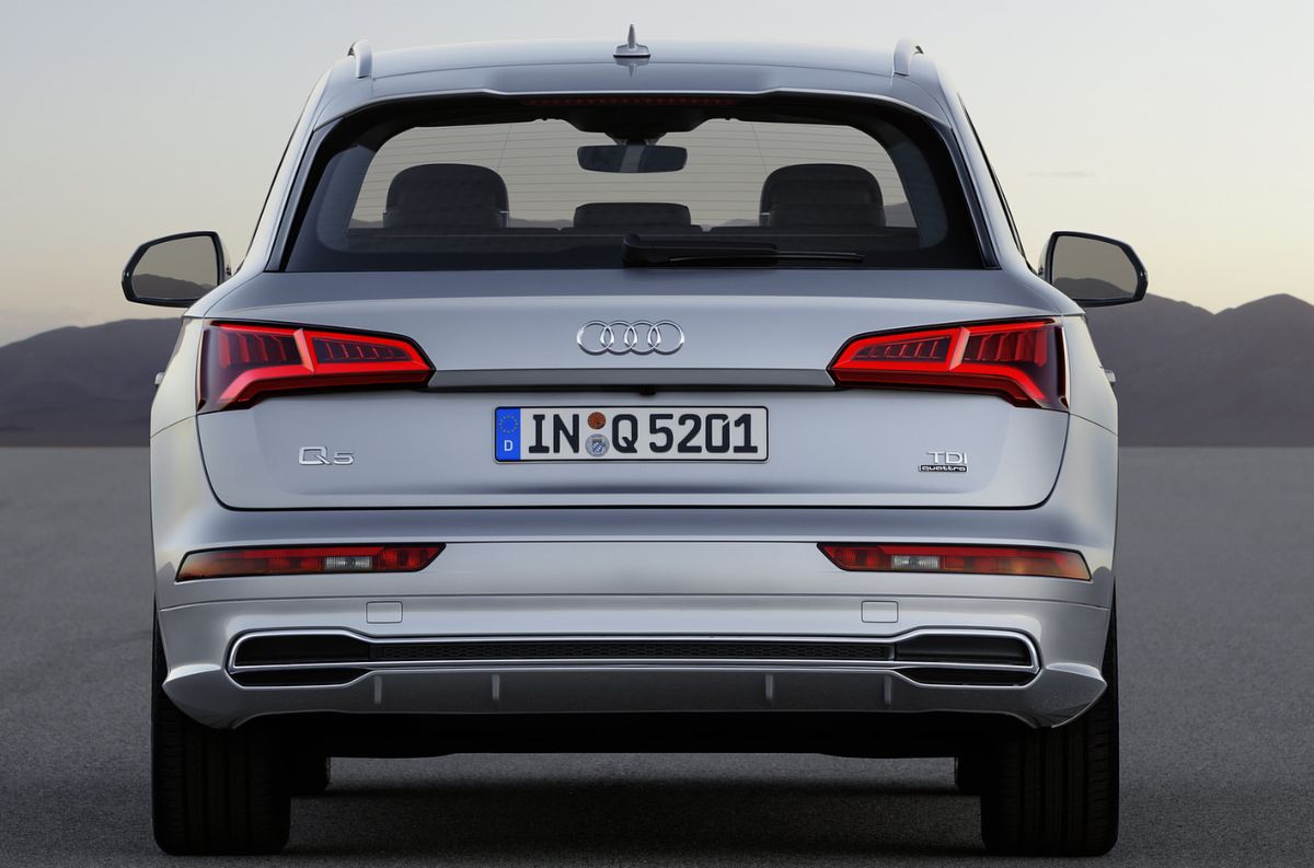 Audi () Q5 II (FYB):  