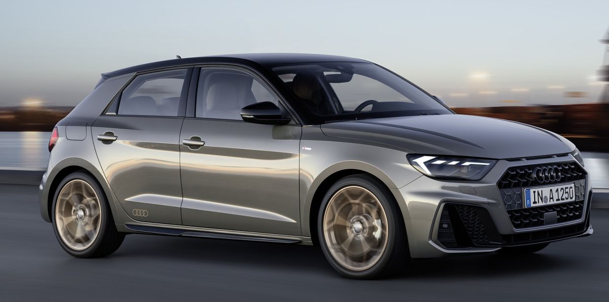 Audi () A1 II Sportback (GBA):  