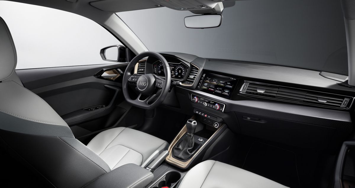 Audi () A1 II Sportback (GBA):  