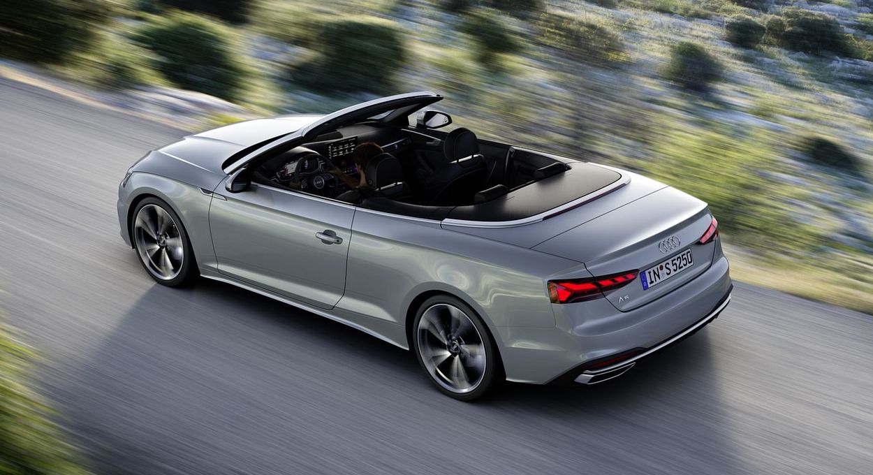 Audi () A5 II Cabriolet (F57):  