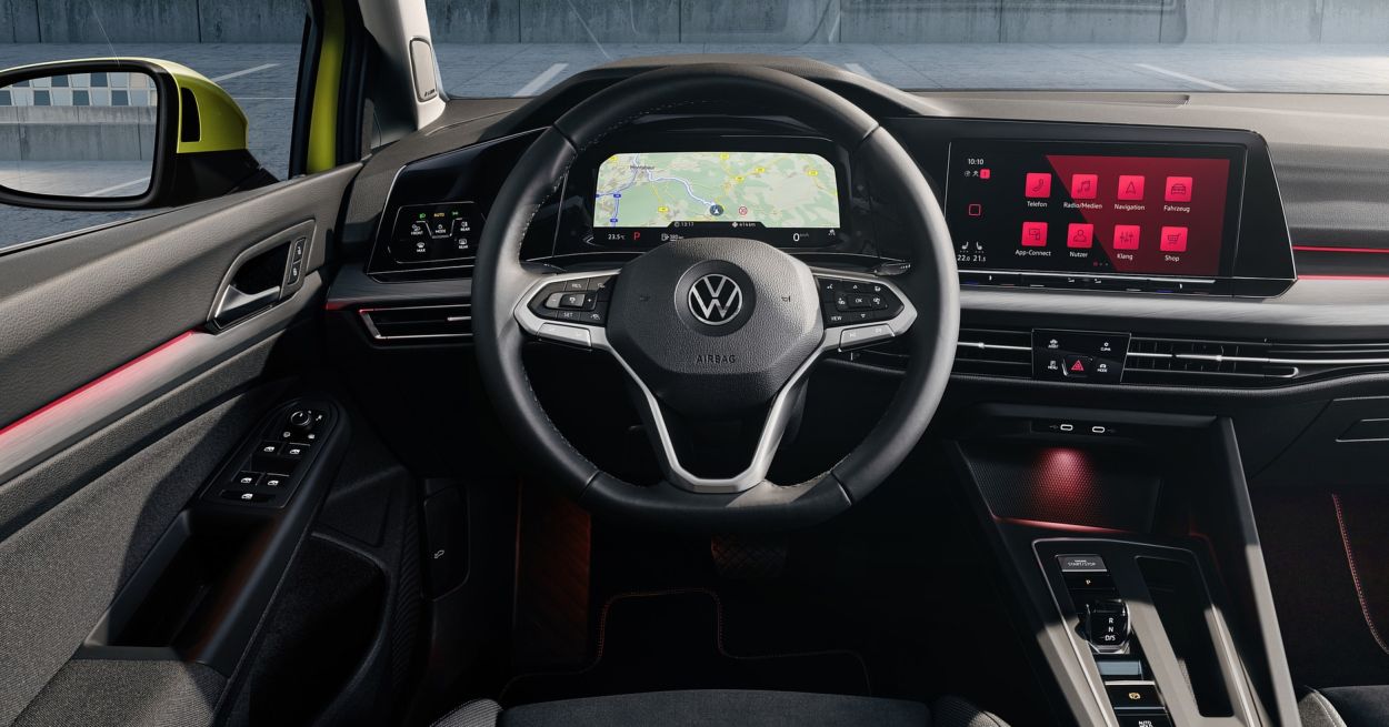 Volkswagen (VW) () Golf VIII:  