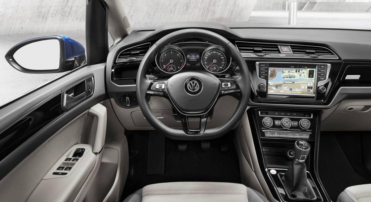 Volkswagen (VW) () Touran III (5T1):  