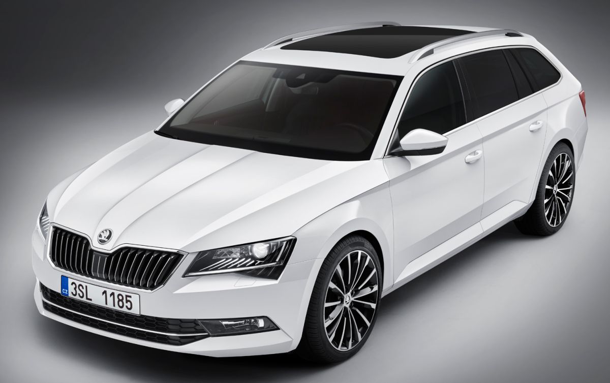 Skoda () Superb III Comby (3V5):  
