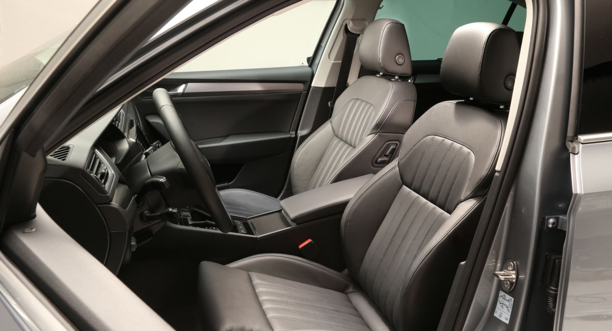 Skoda () Superb III (3V3):  