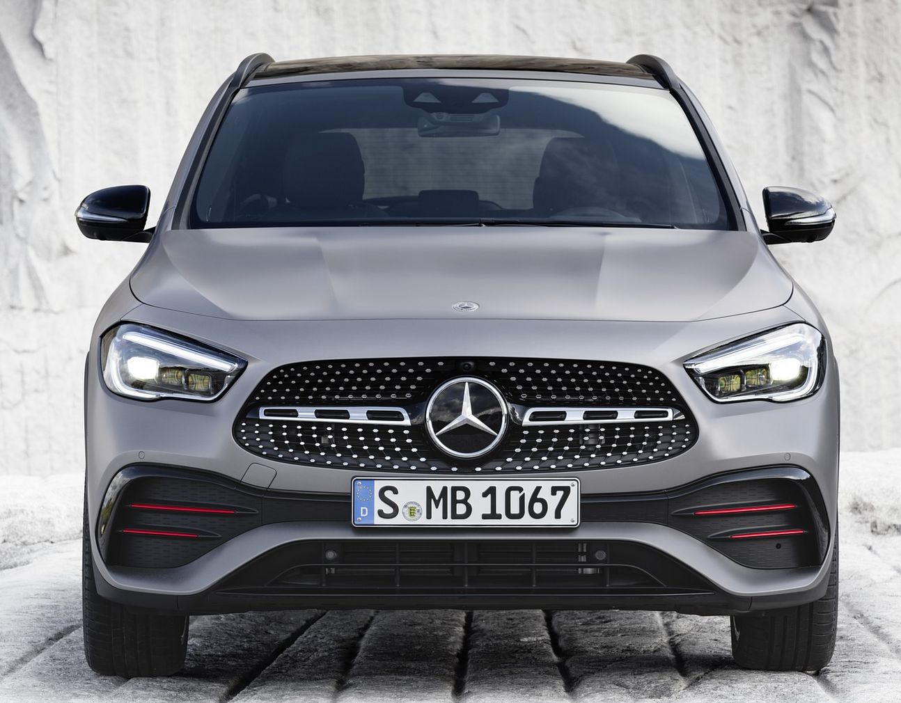 Mercedes Benz () GLA II (H247):  