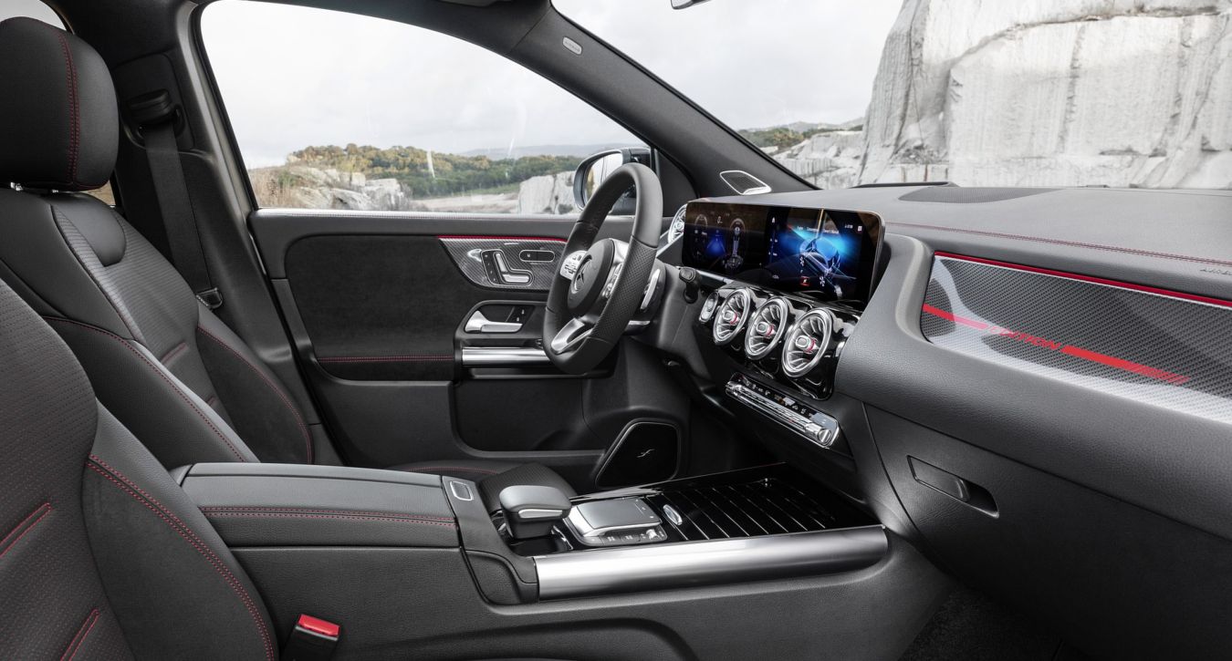 Mercedes Benz () GLA II (H247):  