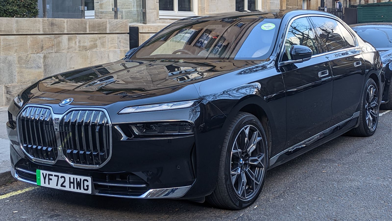 BMW () 7-Series (G70):  