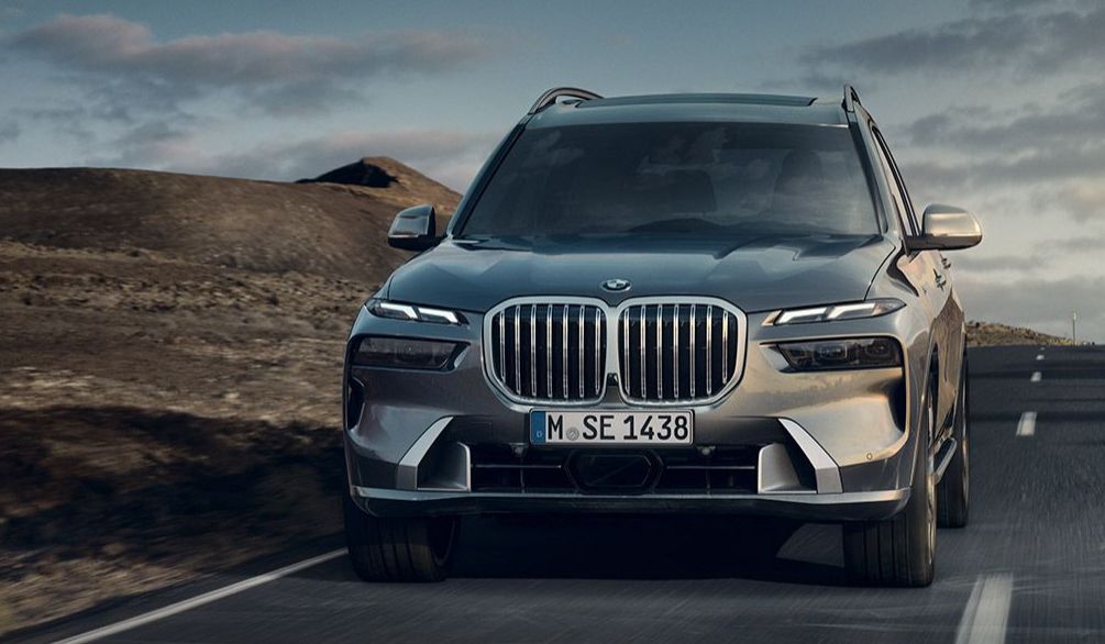 BMW () X7 (G07):  