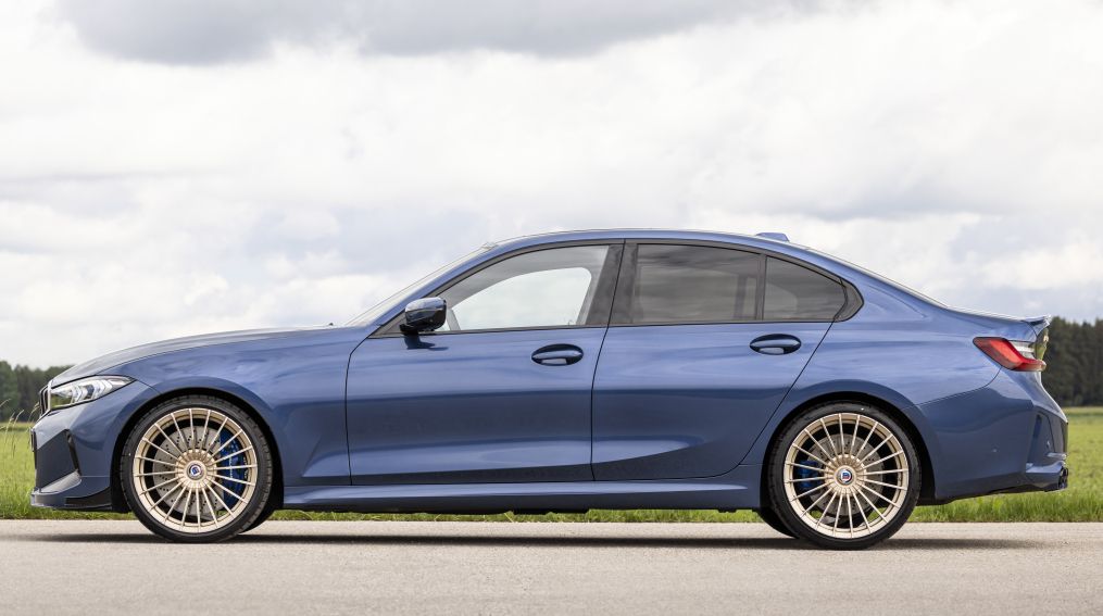 BMW () 3-Series (G20 Sedan):  