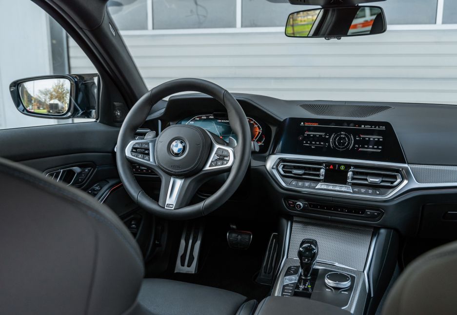 BMW () 3-Series (G20 Sedan):  