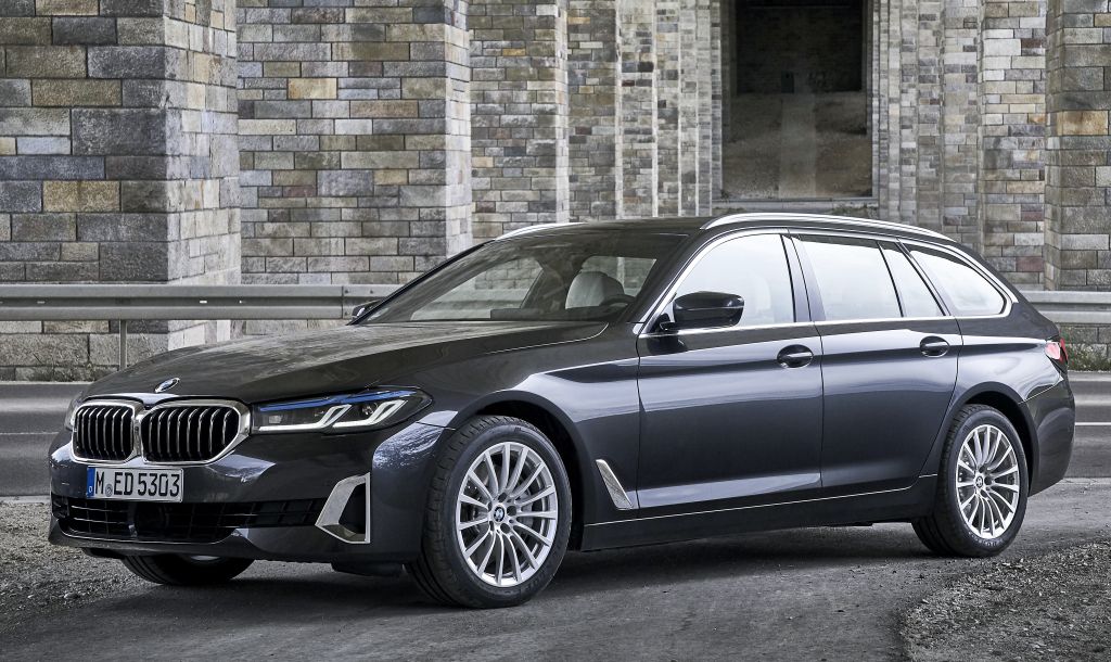 BMW () 5-Series (G31) Touring:  