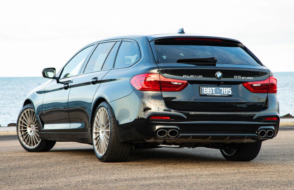 BMW () 5-Series (G31) Touring:  