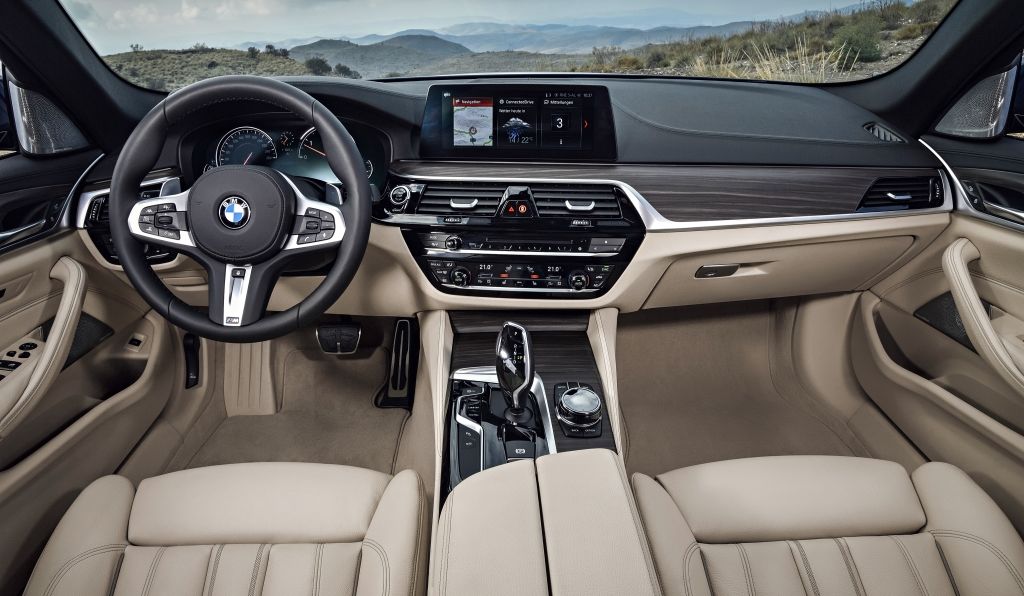 BMW () 5-Series (G31) Touring:  