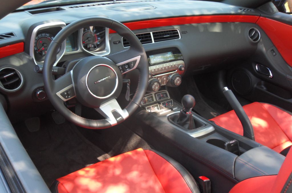 Chevrolet () Camaro V:  