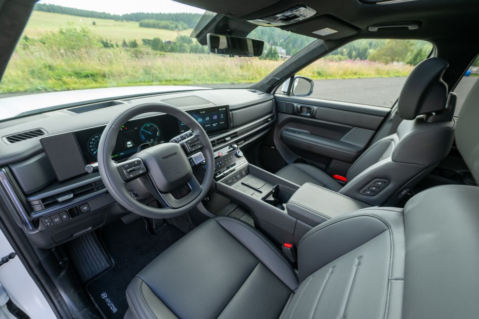 Hyundai () Santa Fe V (MX5):  