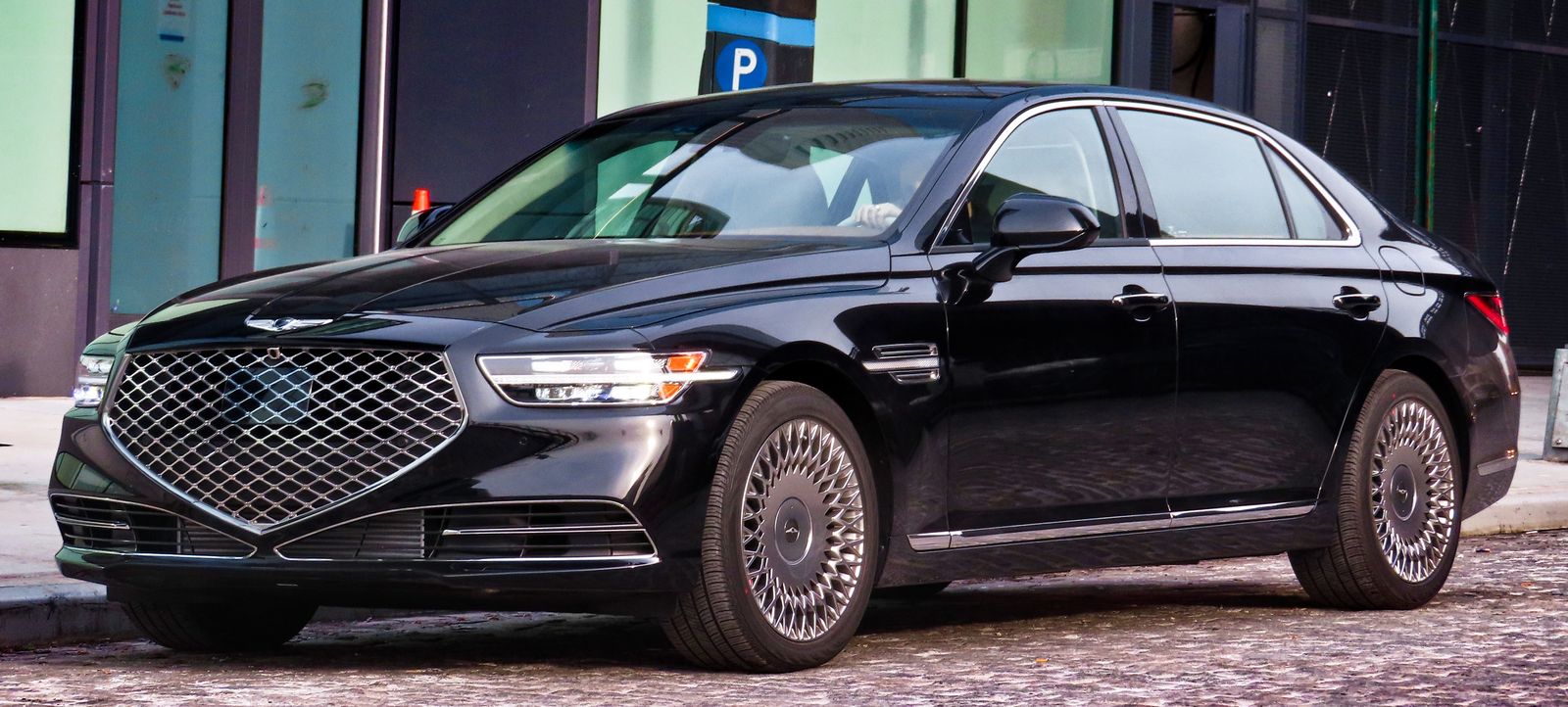 Genesis G90 
