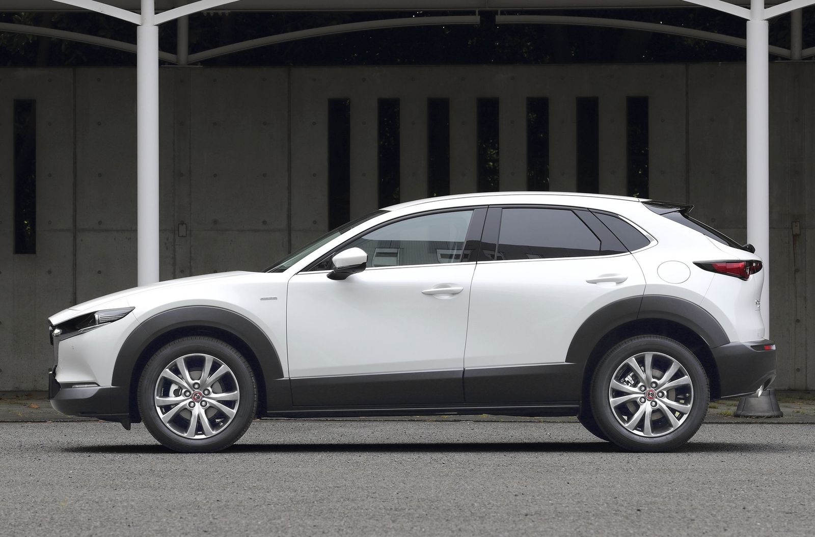 Mazda () CX-30 I (DM):  
