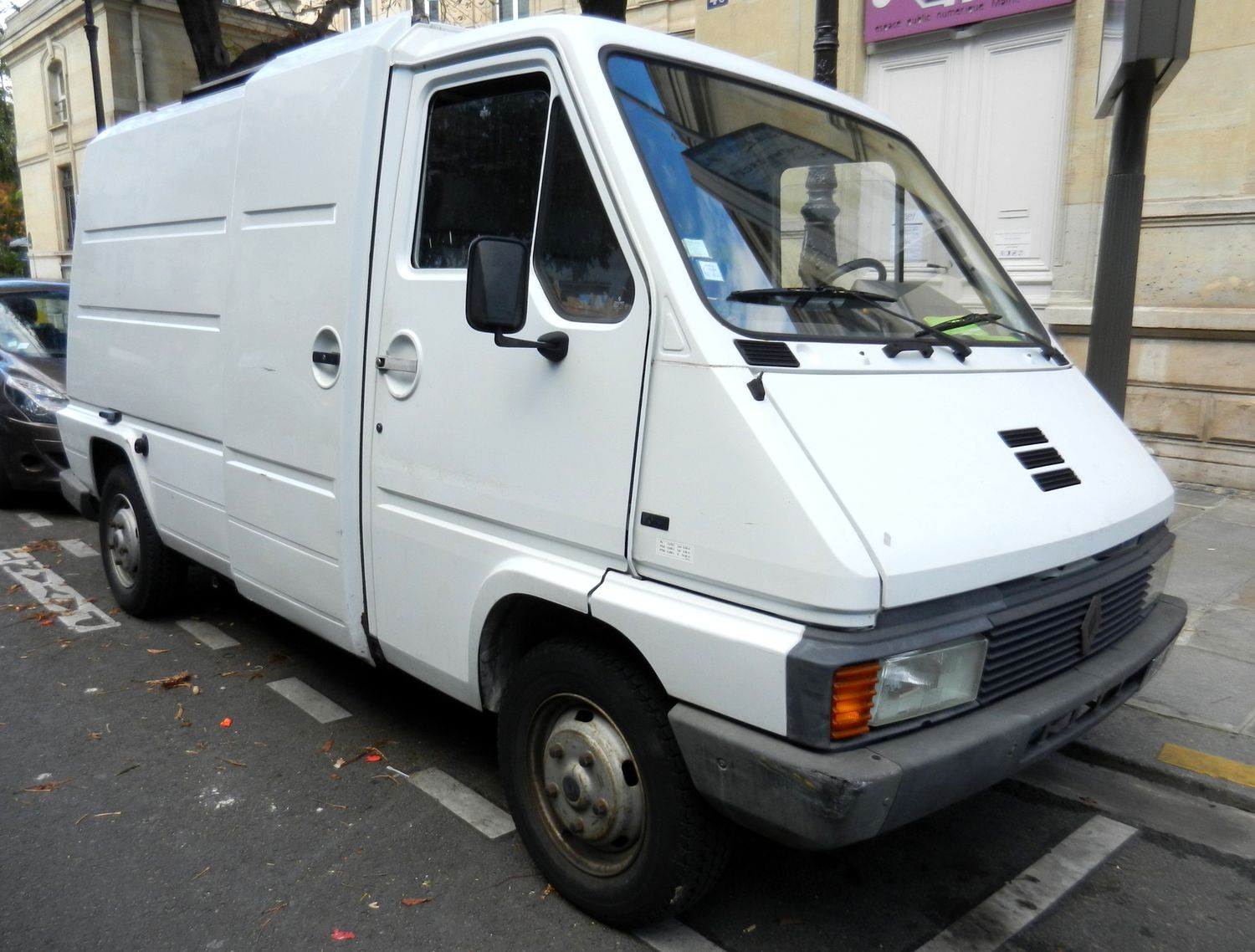 Renault (����) Master I (T__): ���� ����������