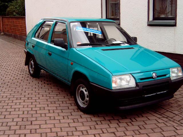 Skoda () Favorit (781):  