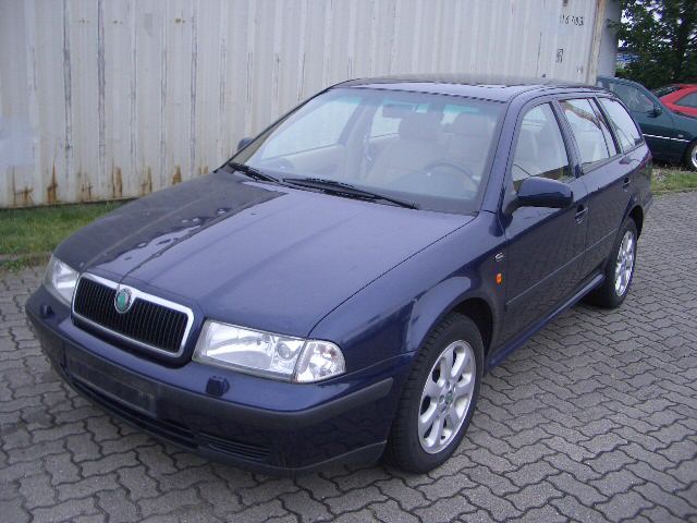 Skoda () Octavia I Combi (1U5):  