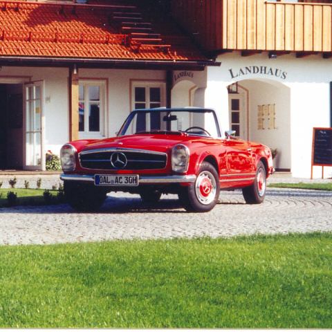 Mercedes Benz () SL (W113) Pagode:  
