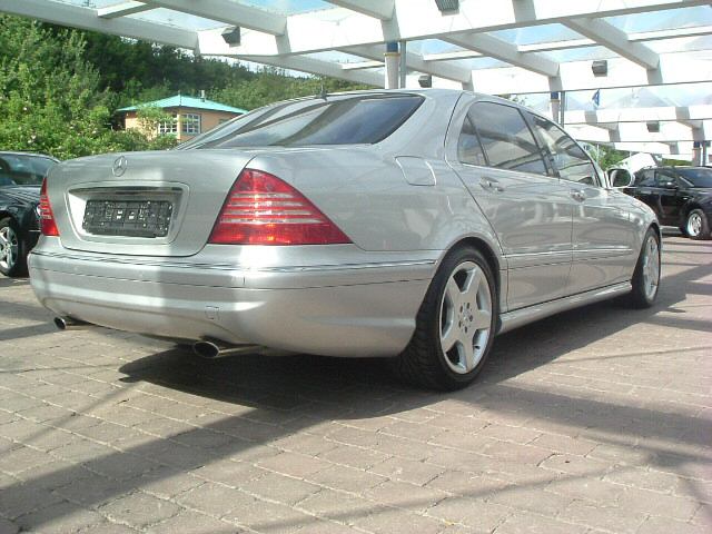 Mercedes Benz () S-Class (W220):  