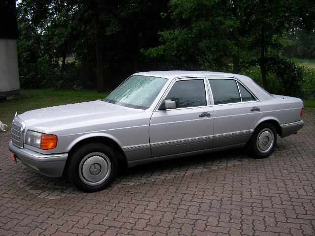 Mercedes Benz () S-Class (W126):  