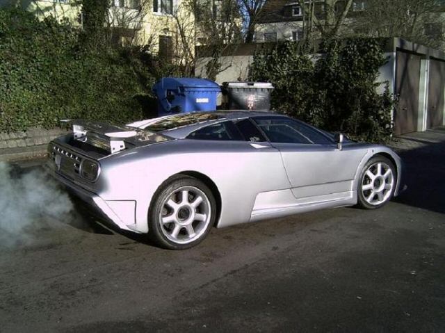 Bugatti () EB 110 GT:  