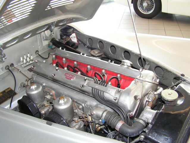 Jaguar () XK 120 Alloy Lightweight :  
