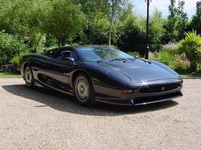 Jaguar () XJ220:  