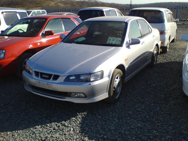 Isuzu () Aska (CJ2, CJ3):  