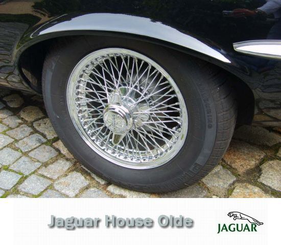 Jaguar () E-Type V12 Cabrio:  