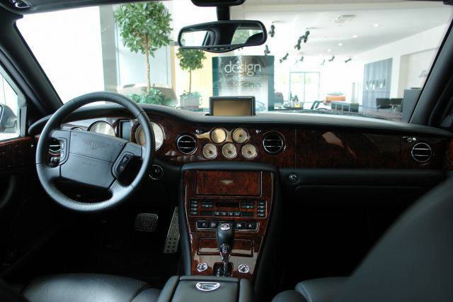 Bentley () Arnage Red Label:  