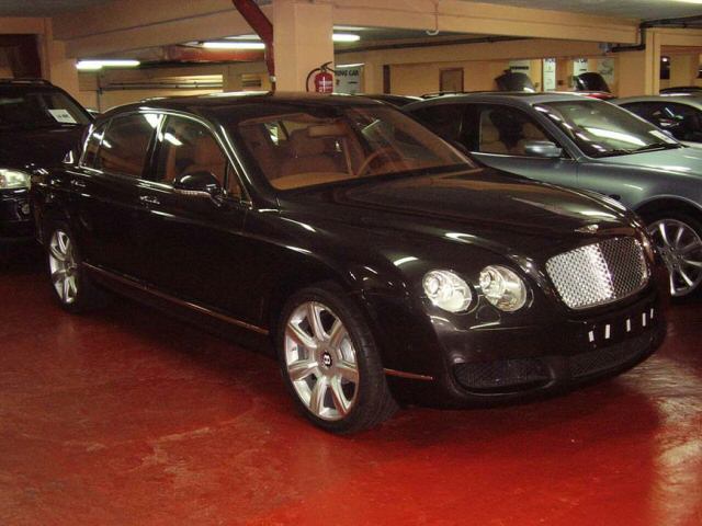 Bentley () Continental Flying Spur:  