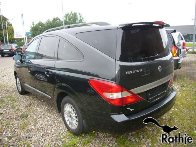 SsangYong () Rodius:  