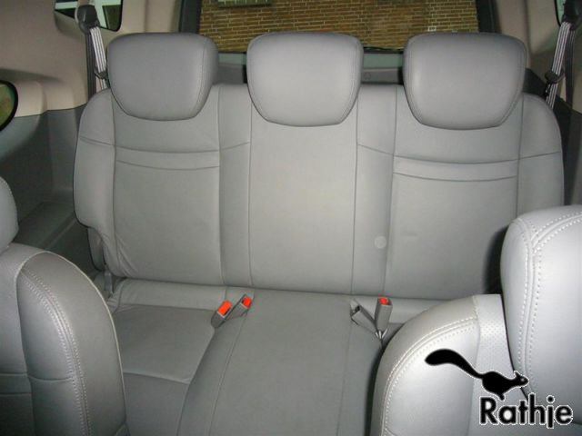 SsangYong () Rodius:  