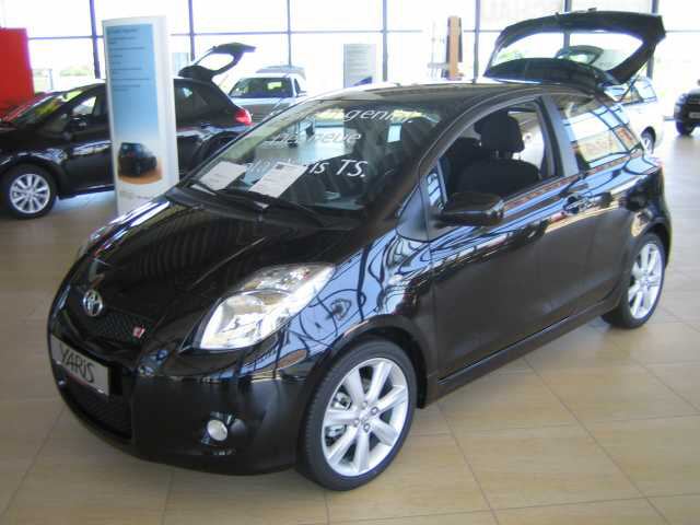 Toyota () Yaris II (P90):  