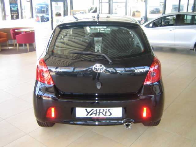 Toyota () Yaris II (P90):  