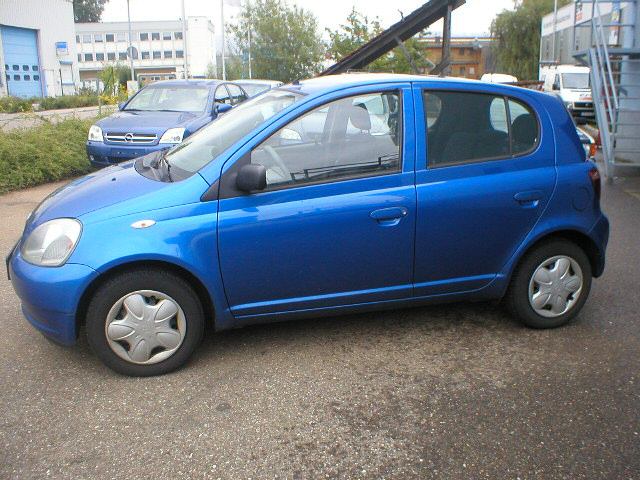 Toyota () Yaris I (_CP10):  