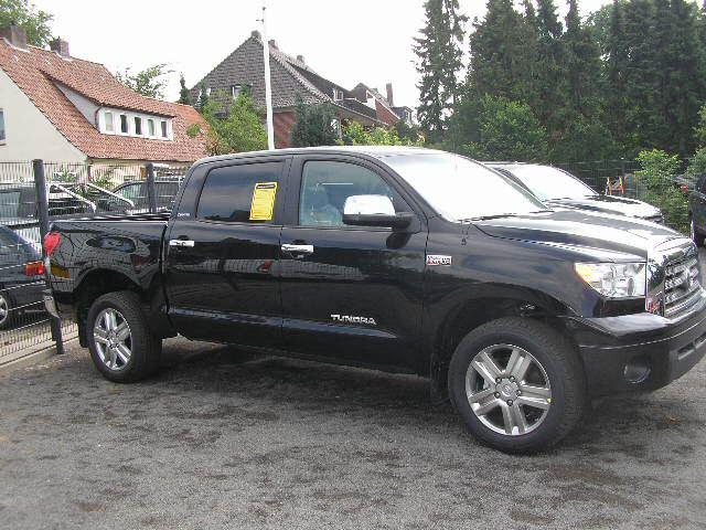 Toyota () Tundra II:  